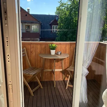 Lovely With Free Parking Space In The Charming Area Of Apartment *